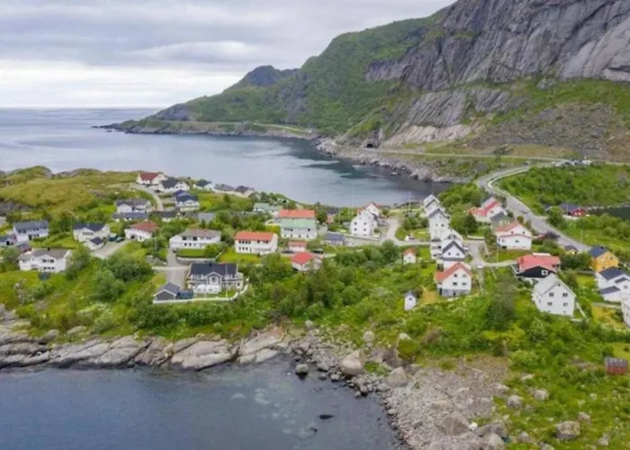 House By The Sea Reine, Lofoten