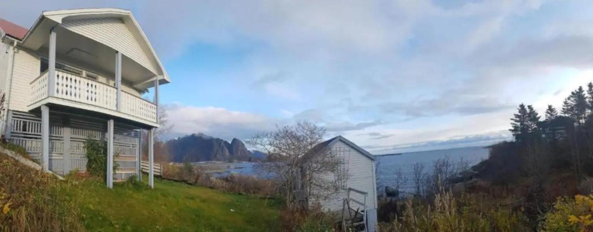 House By The Sea Reine, Lofoten *